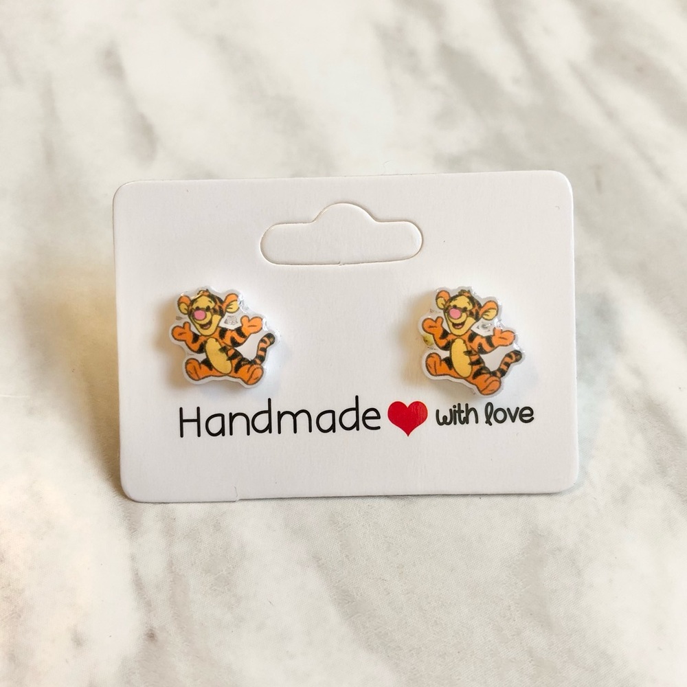 🎉 New Winnie the Pooh Bear’s Tigger Earrings set